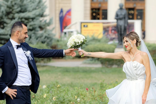 Marier style rétro et élégance moderne : le grand pari des robes de mariée vintage