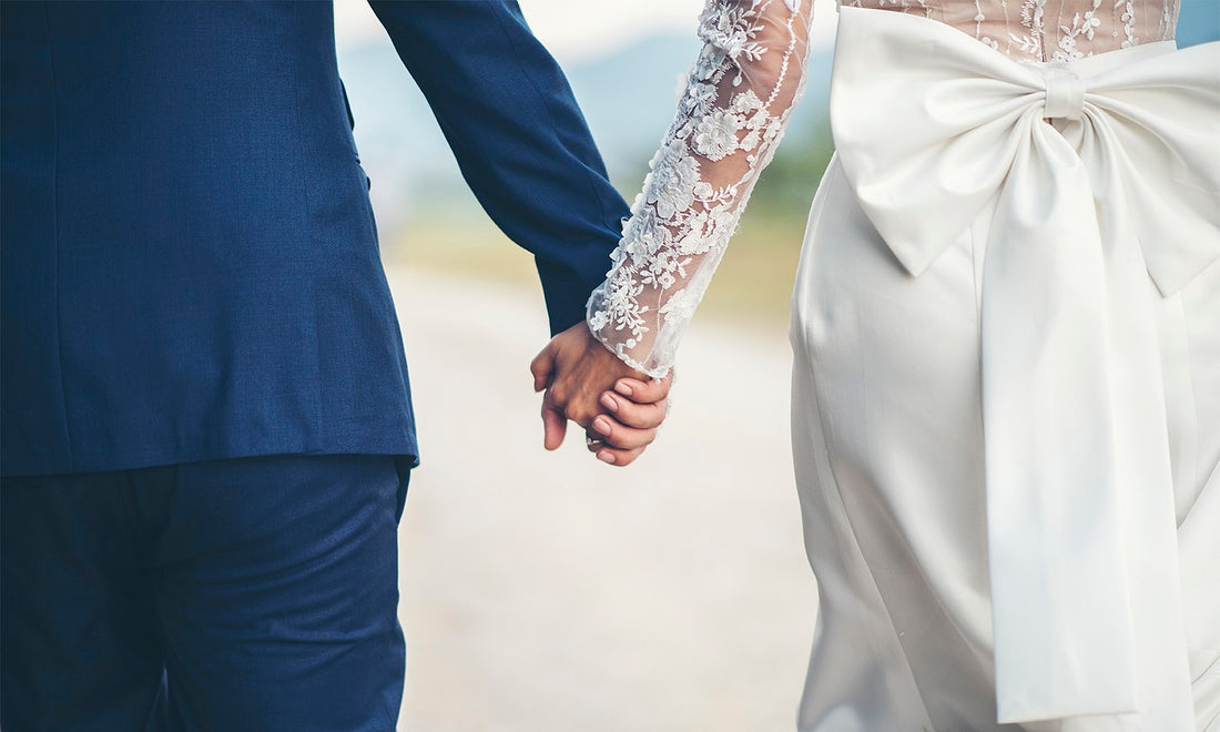 Robe de la mère de la mariée : comment choisir la couleur qui vous met en valeur ?